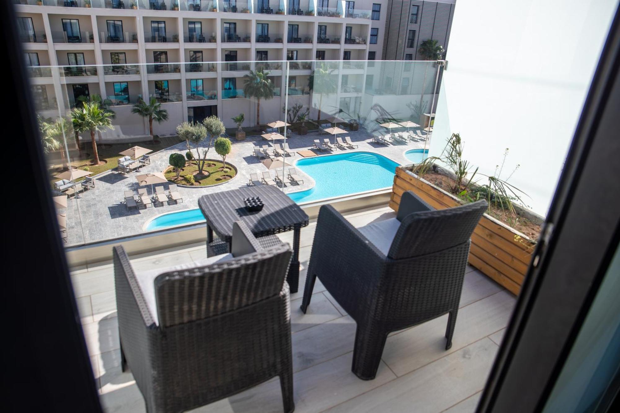 Dominium Palace Agadir Exterior photo Balcony of a hotel room